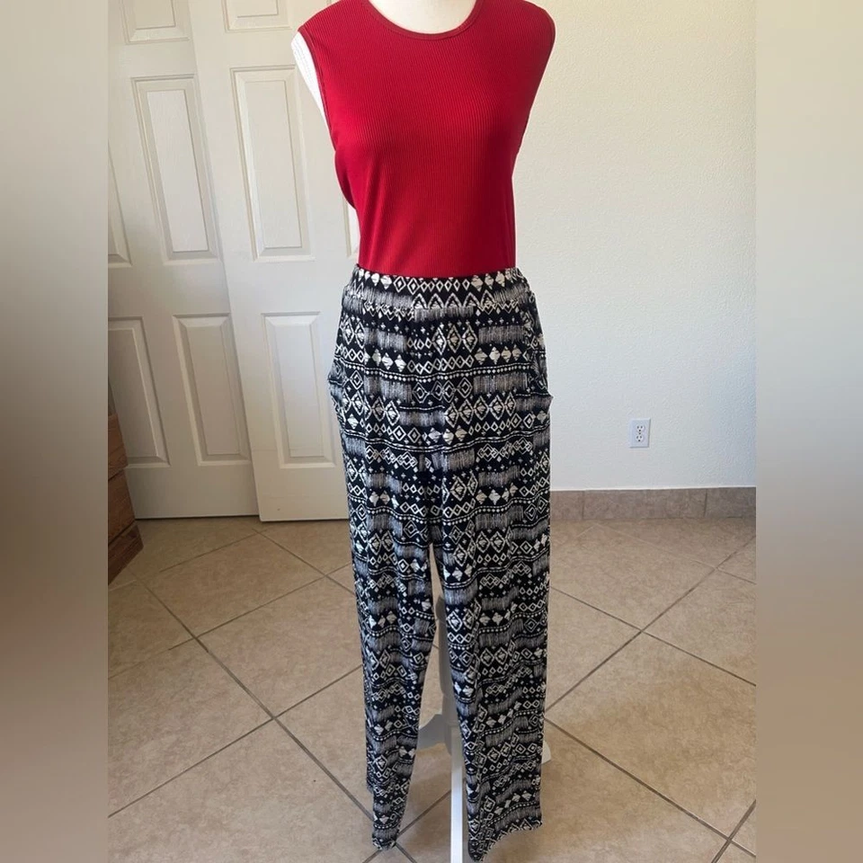 concepts new york womens pants white black size L/G Pull On  Casual  comfortable - Image 2 of 4