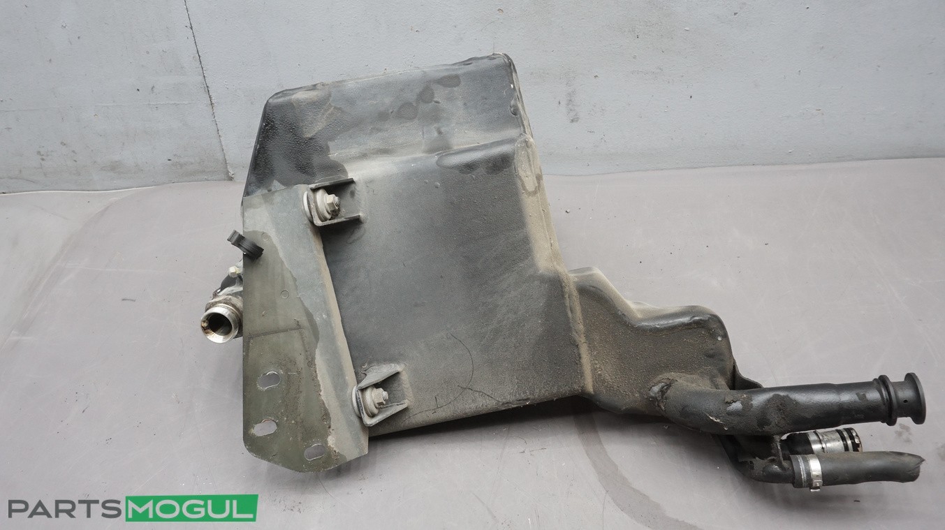 2004-06 Maserati Quattroporte M139 4.2L Engine Oil Reservoir Container Tank OEM