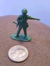 army men US military toy soldier Green With A Hand Out Vintage MPC