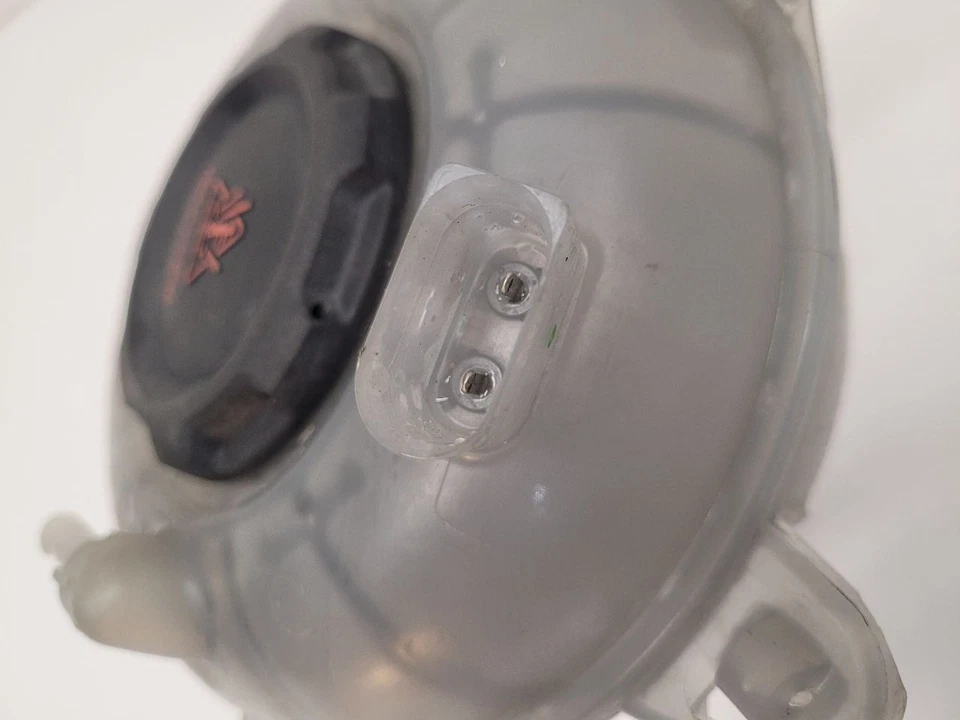 2018-2022 VOLKSWAGEN ATLAS Coolant Reservoir 5Q0121407M Foto 4 de 4