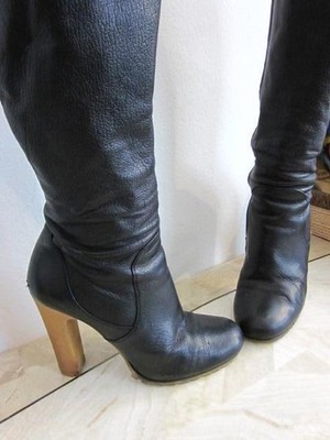 GUCCI BLACK PEBBLED LEATHER BLOCK HEEL EDITH BOOT SZ 9/39 SIDE ZIP RT. $1595