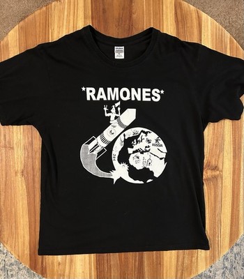 Ramones XL 2 sided T-shirt Concert Tour Punk Rock Metal