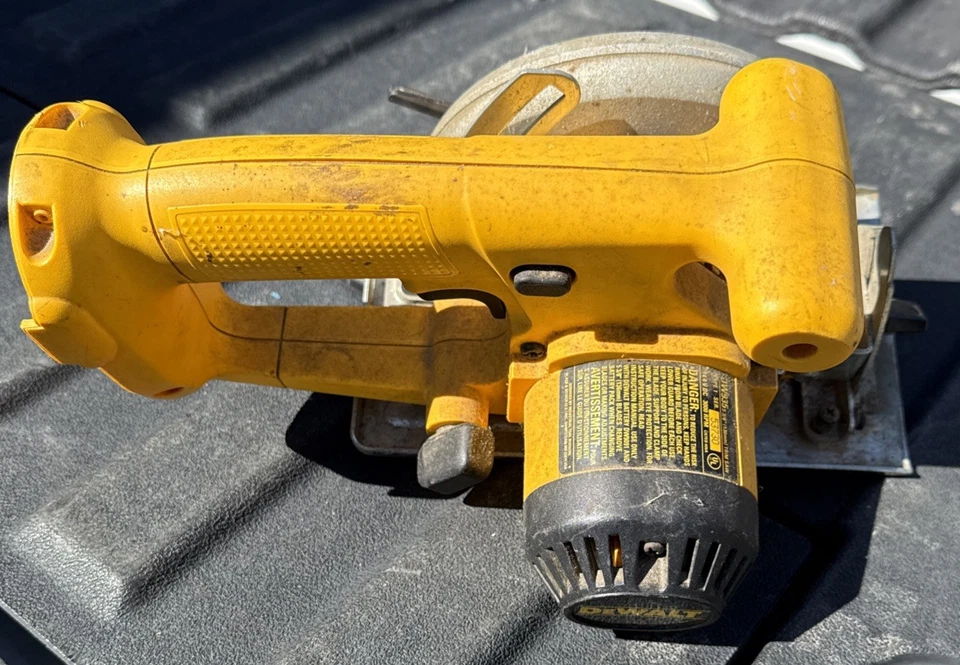 Dewalt DW935 14.4V Cordless 5-3/8" Circular Trim Saw - TOOL ONLY (CP1109648) - Image 2 of 4