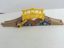 VINTAGE BRIO PIRATES WOODEN RAILWAY ACTION BRIDGE exploding Thomas tank engine