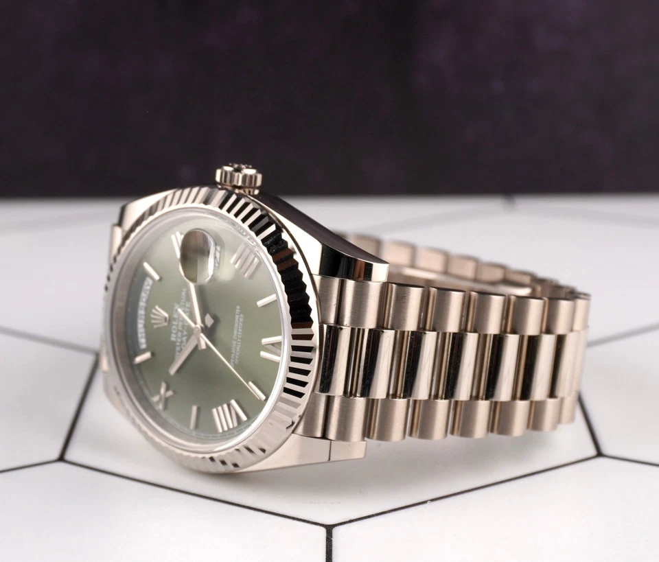 Rolex 40 mm President Day-Date esfera verde oliva oro blanco reloj para hombres 228239 Foto 3 de 4