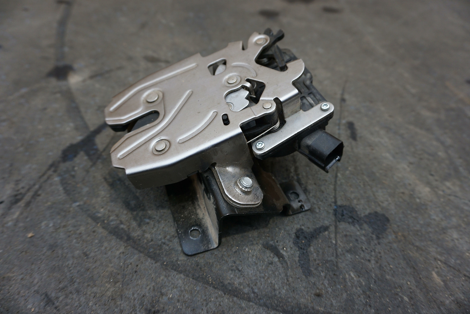 Front Hood Bonnet Trunk Lock Latch OEM McLaren 650S Spider 2016