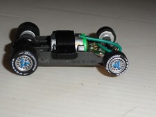 AFX Mega G+ 1.5 Wide HO Slot Car Telaio Cerchi Argento PNEUMATICI BRIDGESTONE ROSSO/BLU