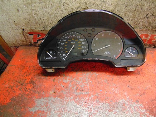 98 99 Saturn SW2 SL1 speedometer instrument gauge cluster 21023691 - Picture 4 of 6