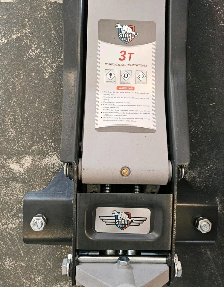 Shunting Trolley Utra Flat 3 with Foot Pedal Jack 75-505mm - Image 4 of 4