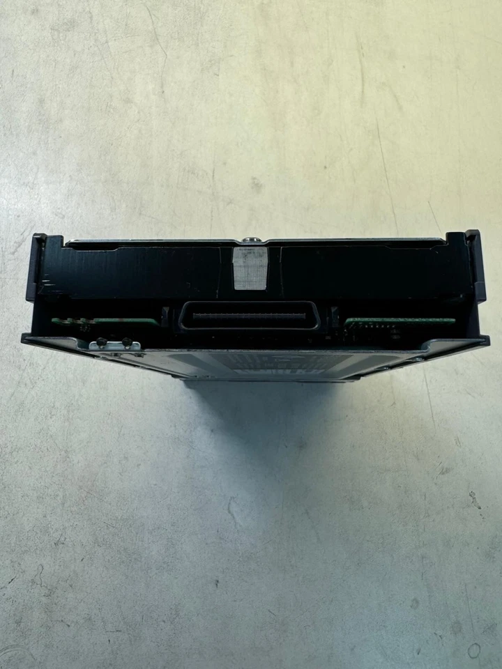 NetApp 146GB 108-00082+A4 X274B-R5 10K RPM 2.0Gbps FC 3.5" Server Hard Drives - Image 4 of 4