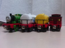 Thomas and Friends Take-Along Percy with 3 Wagons Bundle Diecast Metal