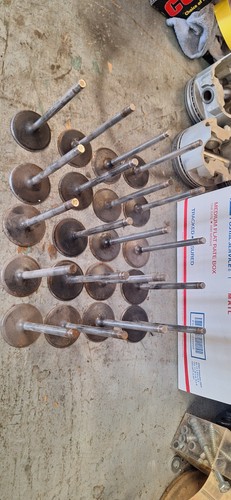 Used Intake Valves 2" Chevrolet  LS 4.8 5.3 Used Condition 1.840 Lenght