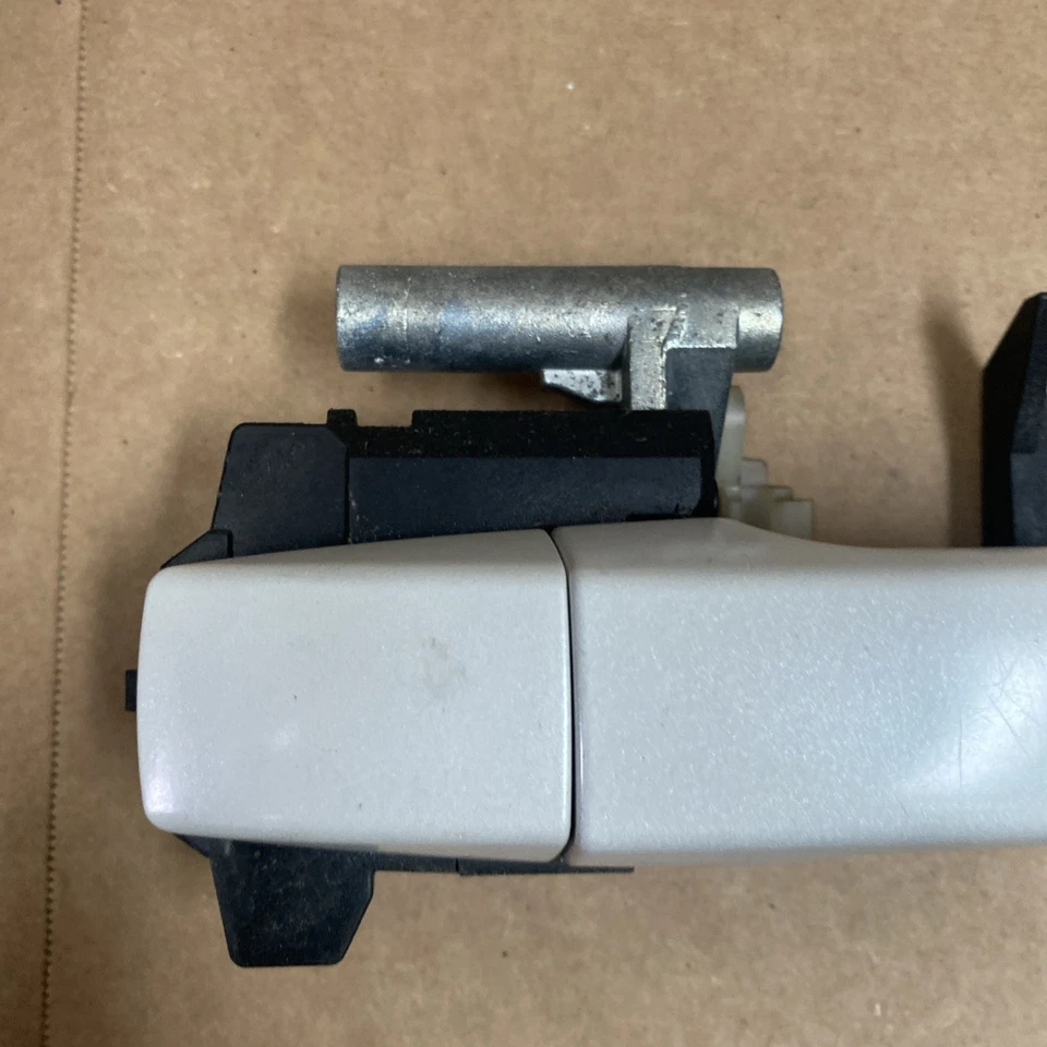 Manija de puerta exterior delantera derecha Subaru Legacy 2010 2011 2012 sedán 37J 3925 Foto 2 de 4