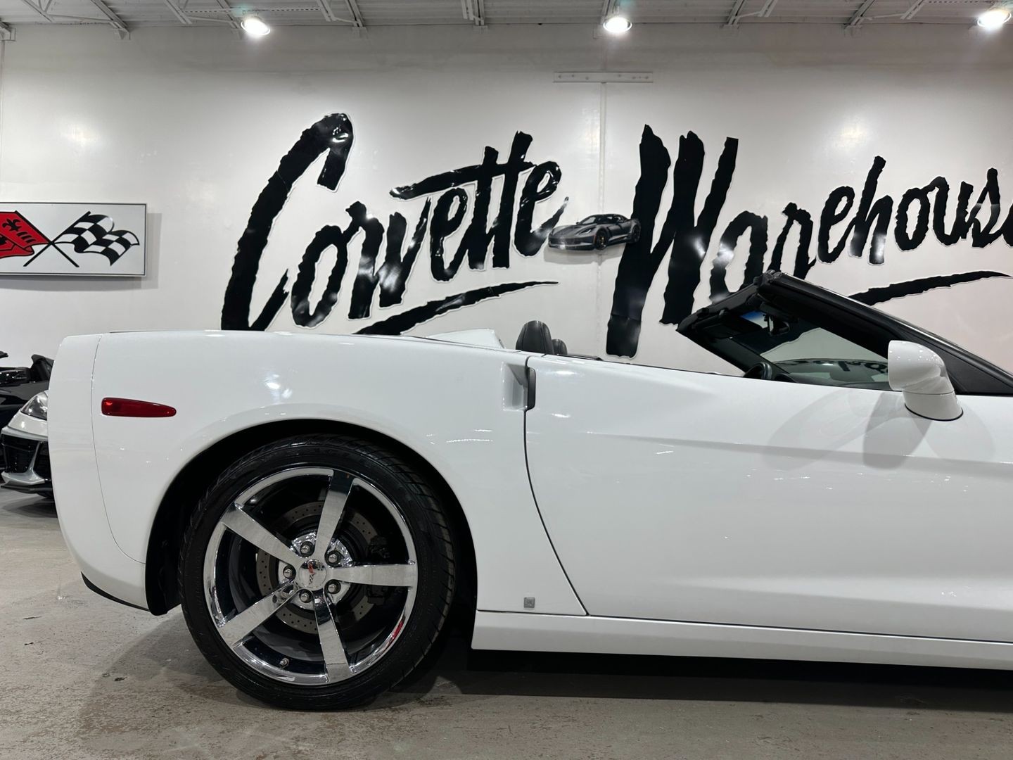 2010 [10U] Arctic White Chevrolet Corvette   | C6 Corvette Photo 5