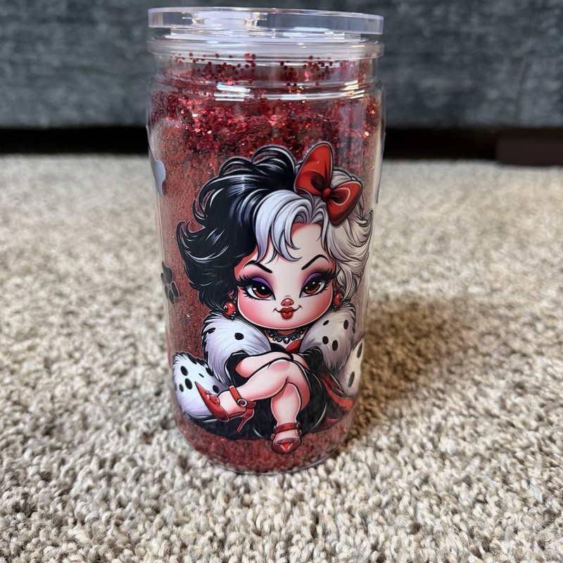 Cruella de Vil 101 Dalmatians 16 oz Clear/Red Glitter Plastic Tumbler w/ Lid