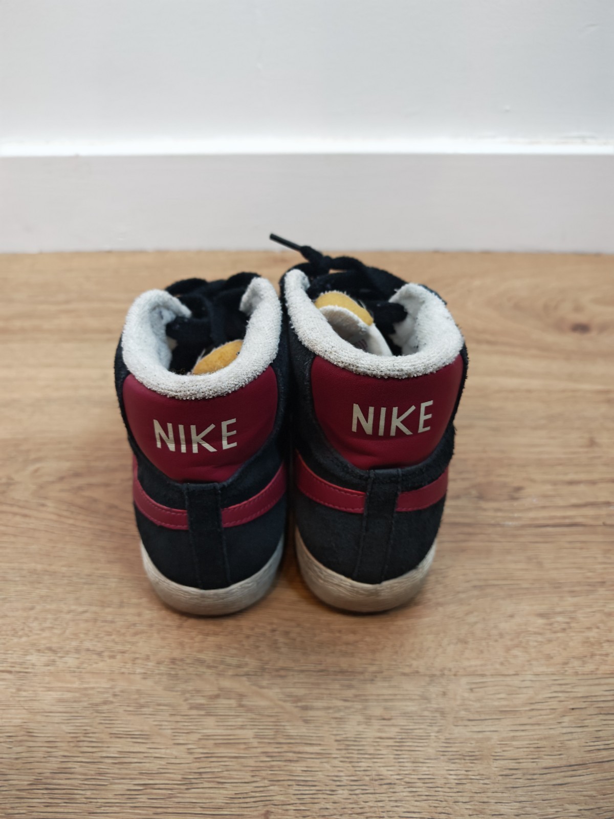 Nike Blazer Mid Suede VNTG Vintage Black Gym Red Trainers Women's UK 4 Retro image 4