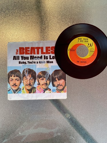 BEATLES SHE LOVES YOU / S 4152 ALL I NEED IS LOVE / 5964 BOTH VINYL/W PIC. SLEEV - Foto 13 di 14