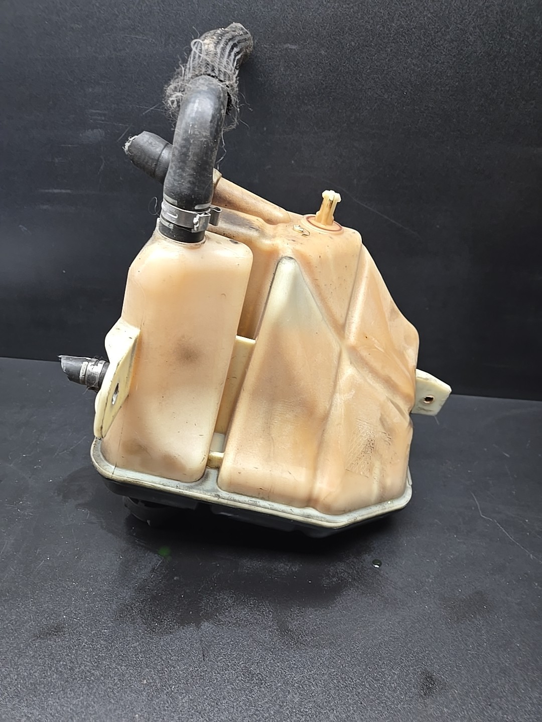 14-24 MASERATI GHIBLI COOLANT RESERVOIR EXPANSION TANK OVERFLOW BOTTLE OEM