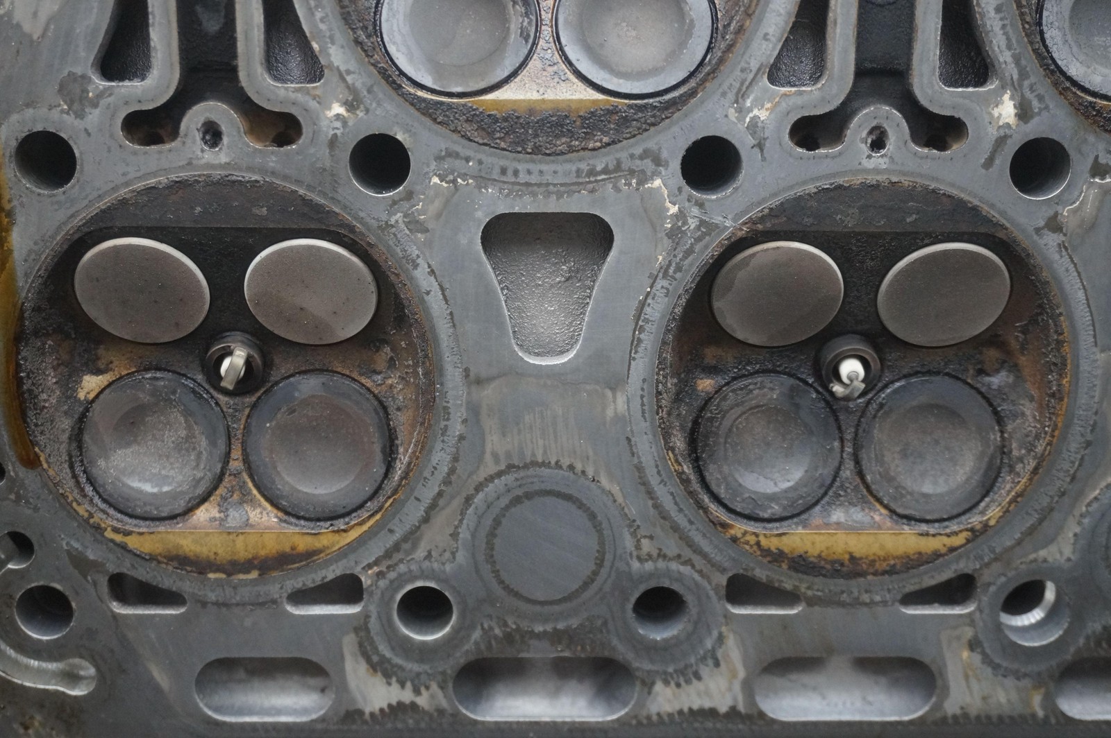 Right Engine Cylinder Head 07C103374 Bentley Continental Flying Spur 03-12 *Note