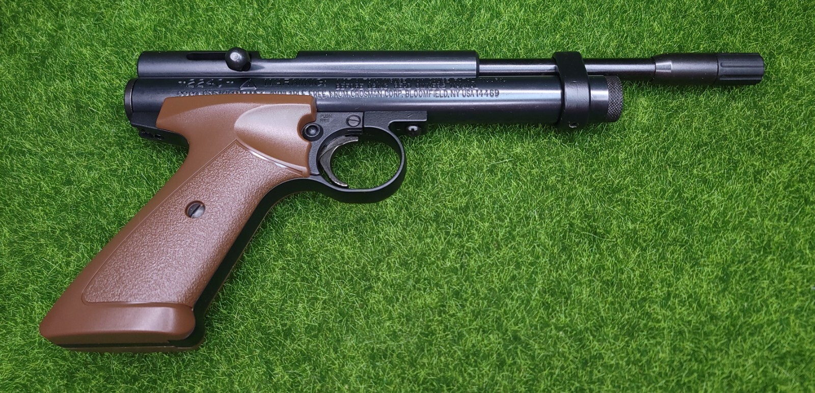 Crosman 2240XL CO2 Bolt Action Air Pistol .22 cal, Steel Breech, 460FPS