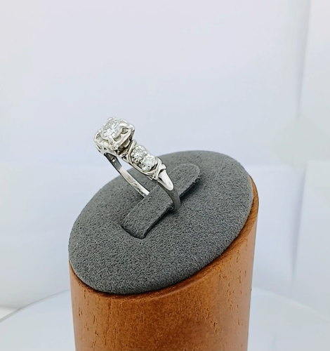 VINTAGE GENUINE 0.78 Cts DIAMONDS SOLITAIRE RING 14K WHITE GOLD - Video 1 of 1
