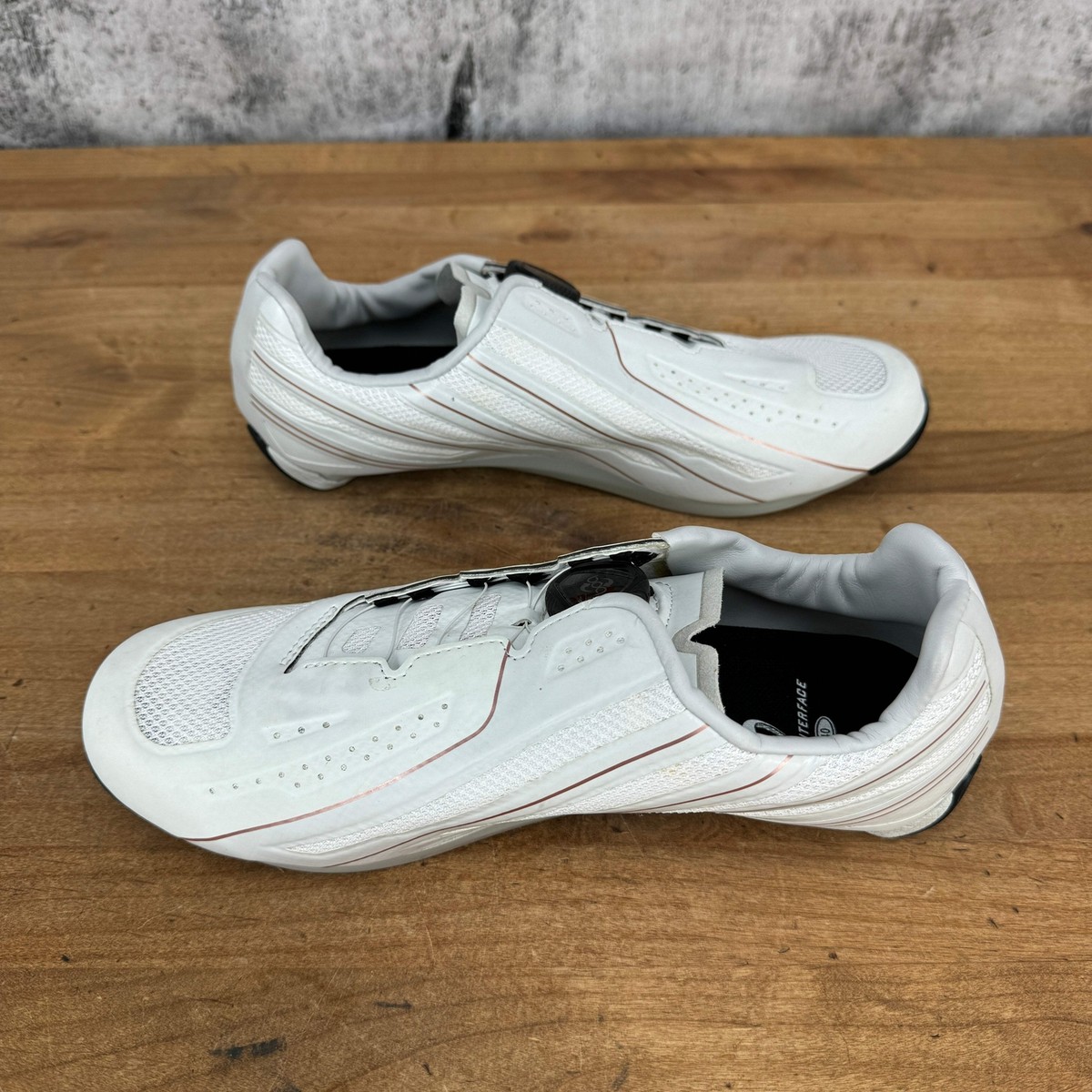 Chaussure avec motifs réfléchissants V5 RNR pour femme. CA