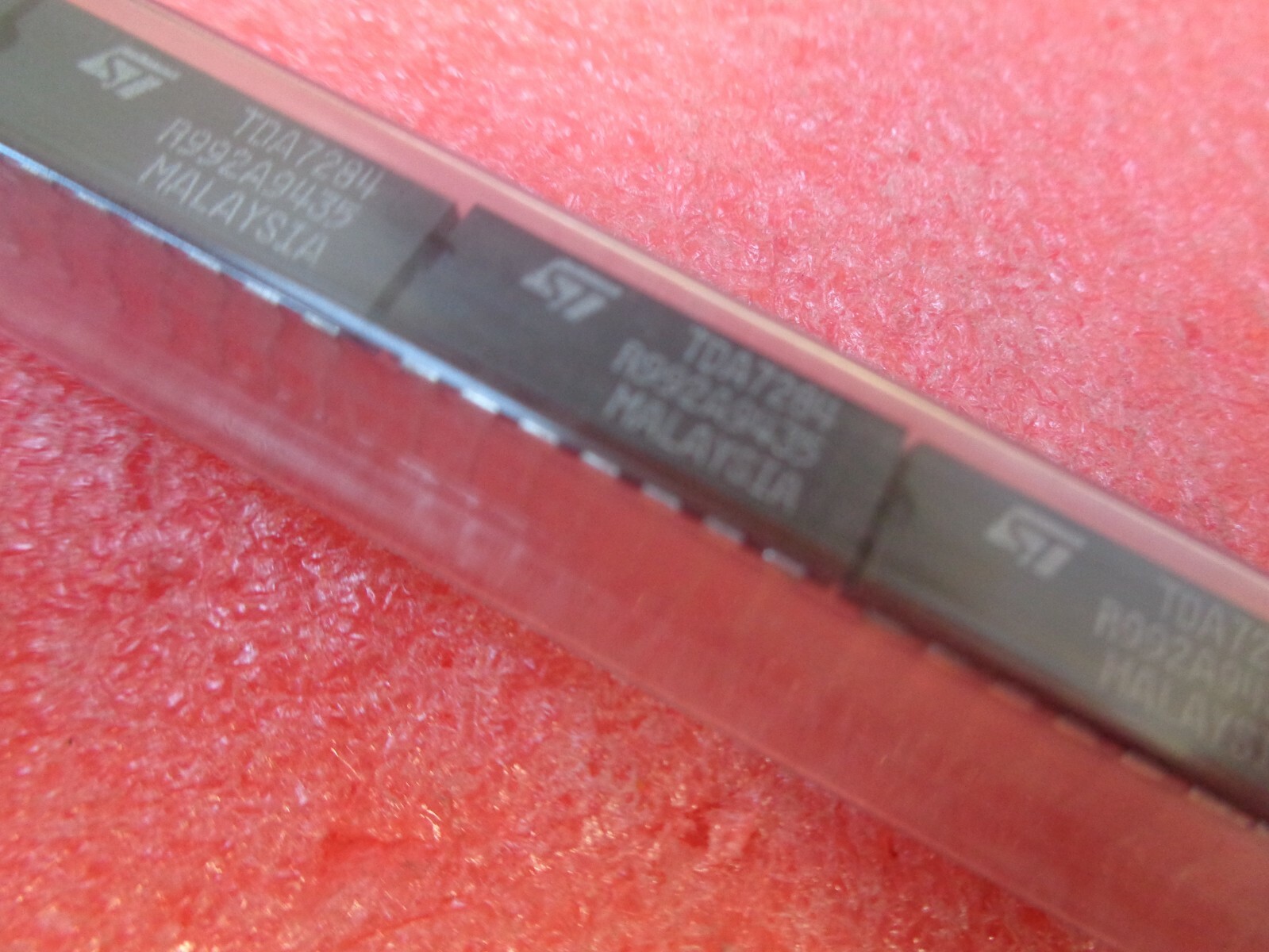 10 x TDA7284 STM Low Noise Dual OP-Amp DIP14 PICTURES ARE OF MY UK ...