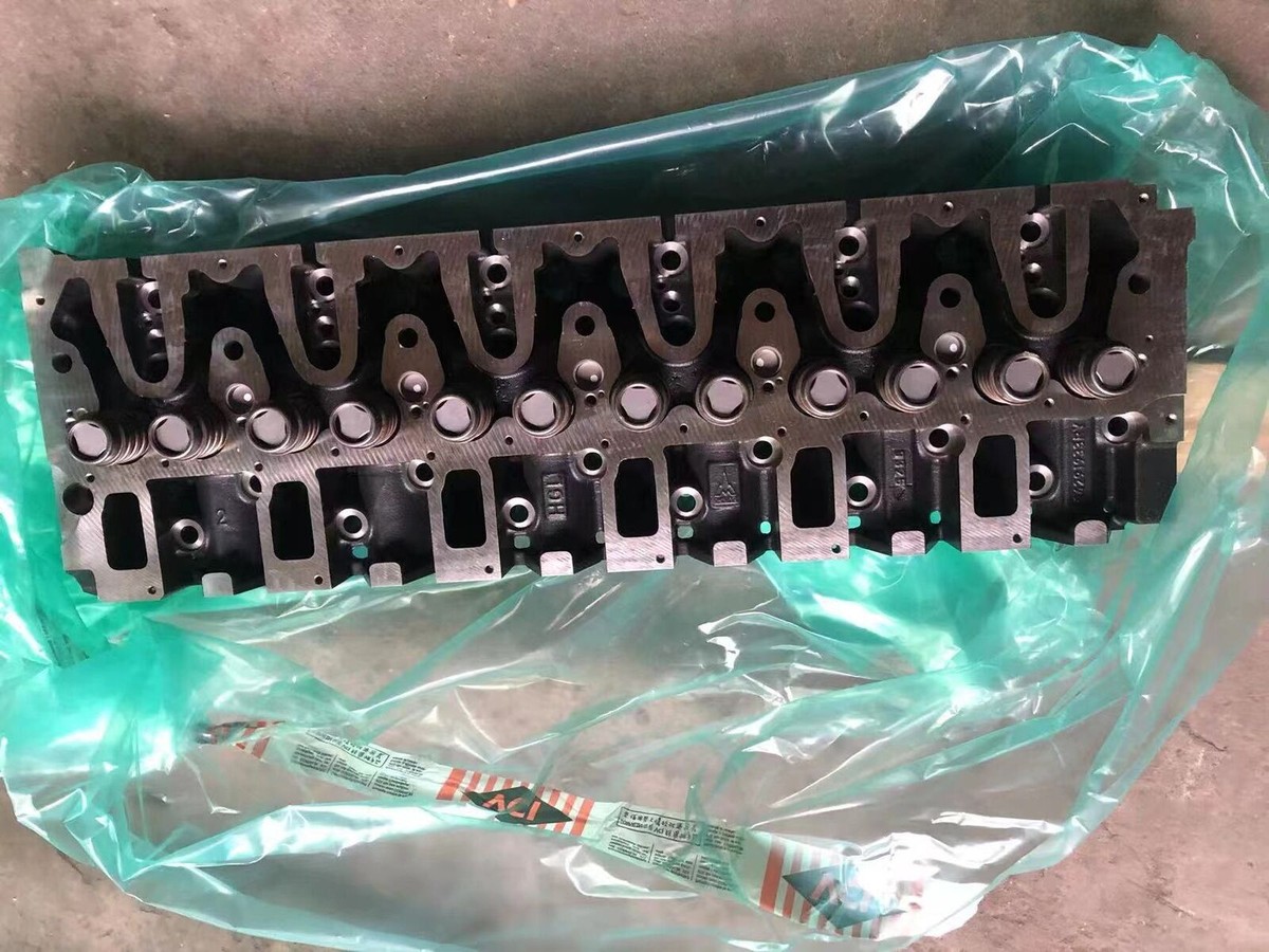 奈久留　 20799762 Cylinder Head For Volvo Excavator EC240B EC290B