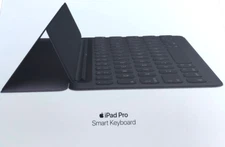 Apple iPad Pro 10.5 in Smart Keyboard Black - MPTL2LLA/A - Authentic ✅