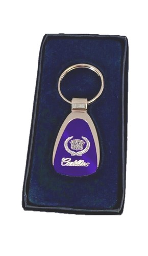 Llavero Cadillac L/W grabado personalizado de la vieja escuela en lata de metal grabado B en la parte posterior - Imagen 1 de 5