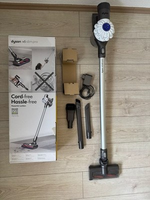 Dyson V6  Slim Pro Staubsauger + Bürste + Saugrohr Ladekabel Defekt
