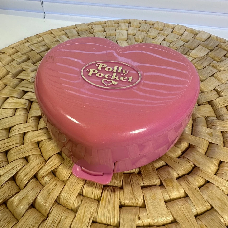 Vintage 1992 Polly Pocket Bluebird Heart Castle Playset Toy Compact - Image 3 of 4