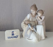 Lladro Figurine WELCOME TO THE FAMILY #6939 Boxed With inserts