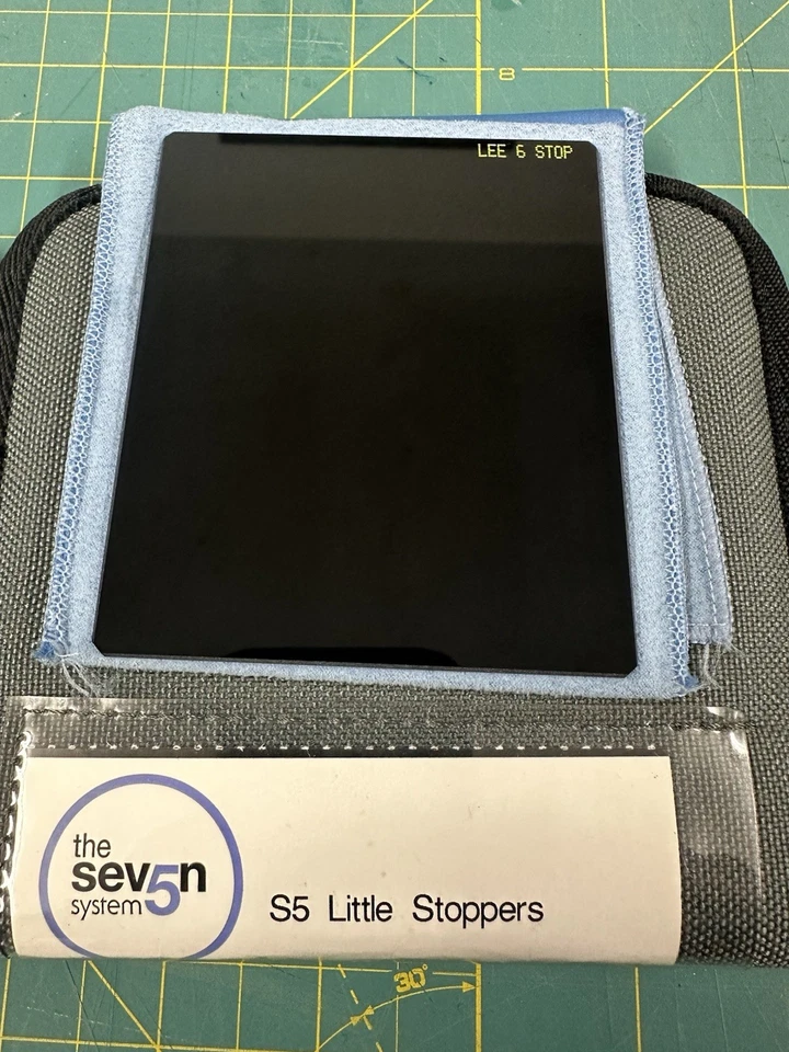 LEE Filter SEV5N 6 Stop, 10 Stop Filters Polarizer Adaptor Rings Carry Case Kit - Image 3 of 4
