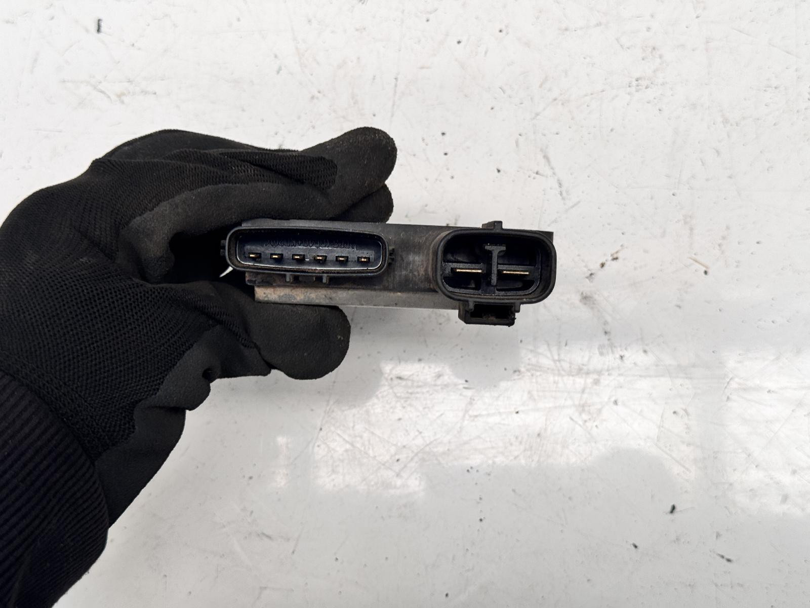 Toyota Hilux Air Injection Control Module TGN16 02/2005-08/2015 - thumbnail 3