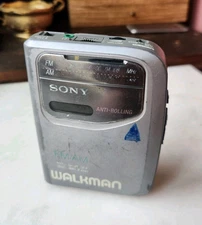 Sony WM-FX141 Walkman Portable AM/FM Radio & Belt Player with Belt Clip - READ!