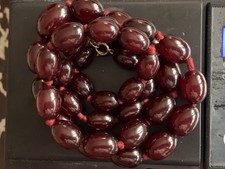 Vintage Dark Cherry Amber Bakelite Beads Ladies Necklace Weight 25.5 Grams 