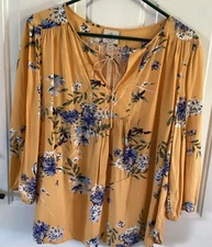XXL JCP Top Yellow Base Print 100% Rayon with White and Blue Floral V Neck/Tie