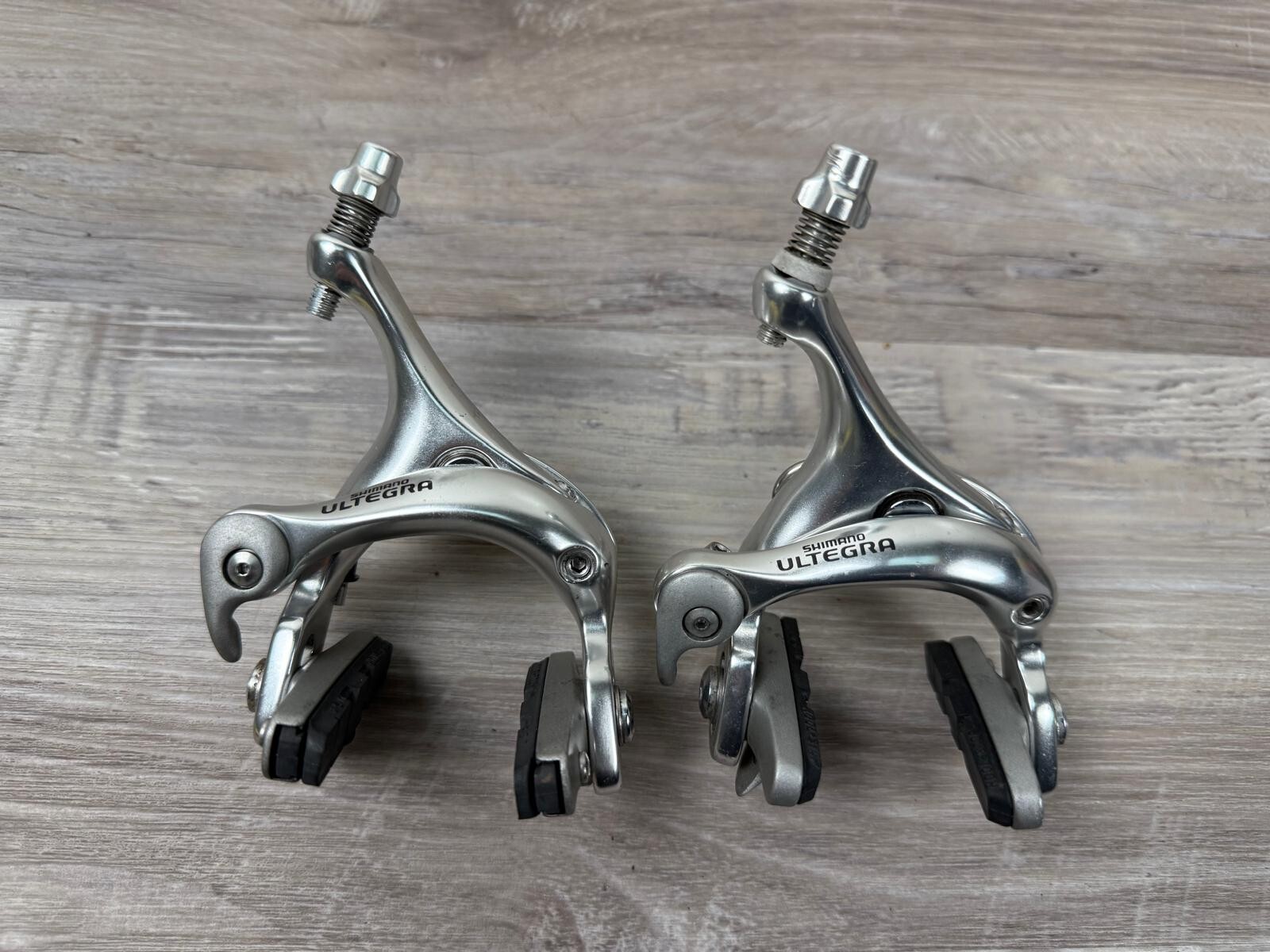 Vintage Shimano 105 BR-5600 Brake Caliper Set Dual Pivot