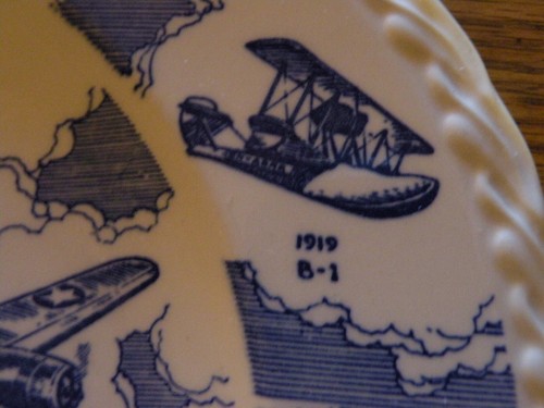 10.5" Boeing WW2 B-17 Flying Fortress Plate Porcelain Rare Vernon Kilns 1940's - Picture 9 of 15