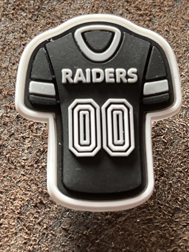 Set Of 6 LAS VEGAS RAIDERS American Football NFL Shoe Charms Party Decorations - Picture 4 of 8
