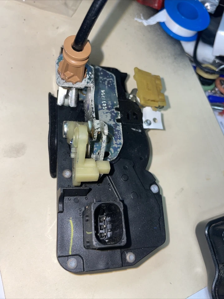 OEM Door Lock Actuator Front Right, Chevrolet 22741841 2011-2016 impala - Изображение 2 из 3