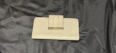 Gucci Women's Leather Off White. Beautiful Condition. Limited Wear
