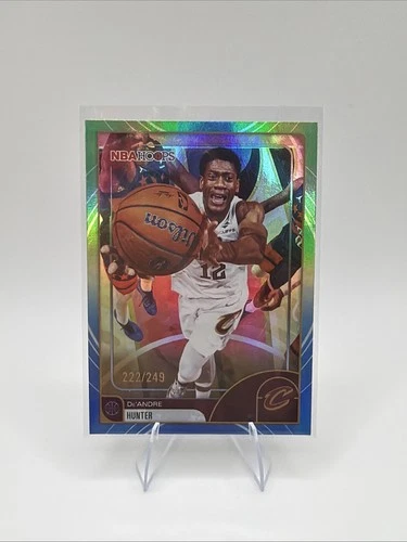 Topps NBA Hoops 2025-26 De'Andre Hunter Rainbow Green &amp; Blue /249