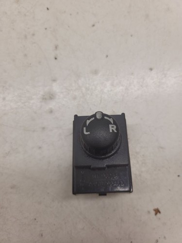 Mitsubishi Colt 2006 Schalter Versteller Außenspiegel MN108084 DRA13979