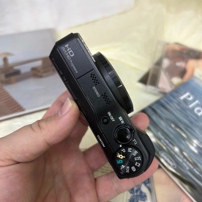 Sony Cyber-shot DSC-HX30/ HX30v Digital Camera 18.2MP 20x Optical