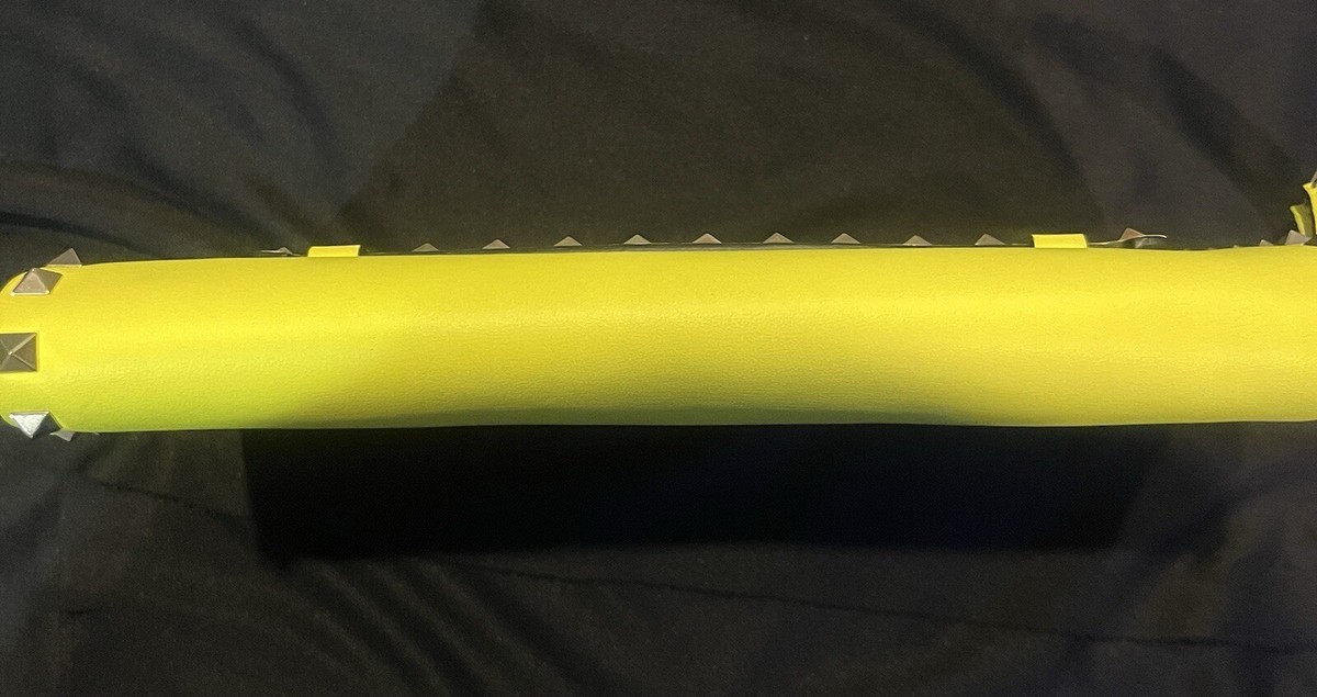 100% AUTHENTIC! VALENTINO GARAVANI Rockstud Neon Yellow 