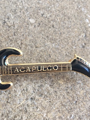 Hard Rock Cafe Acapulco Mexico Gift Guitar Collector’s Brooch/Pin Gold tone 2.5” - Picture 3 of 8