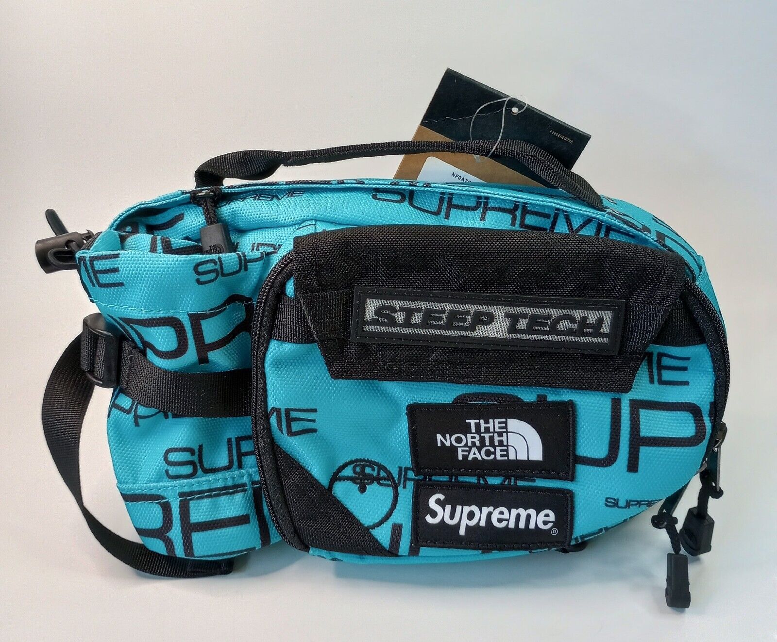 Supreme Small Waist Bag (FW22) Black