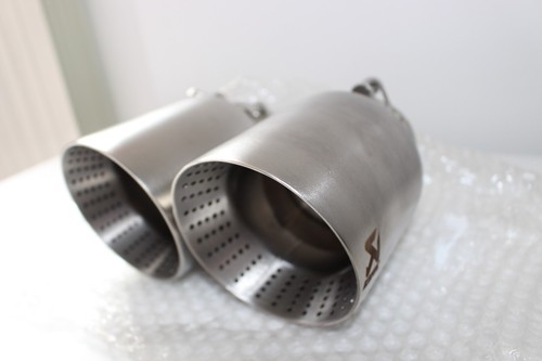 AKRAPOVIC TERMINALE Auto 2 pezzi FINALE DI SCARICO IN 60 OUT 101 golf 6 7 8 ect - Foto 6 di 10